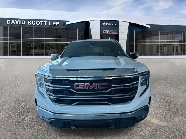 Used 2023 White Frost Tricoat GMC SLT image 3