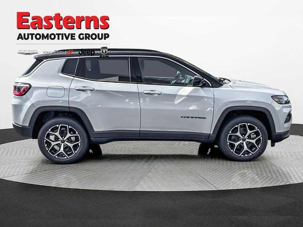 New 2026 Silver Zynith Metallic Clear-Coat Exterior Paint Jeep Limited image 4
