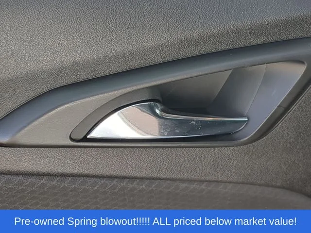 Used 2025 White Chevrolet LT image 35