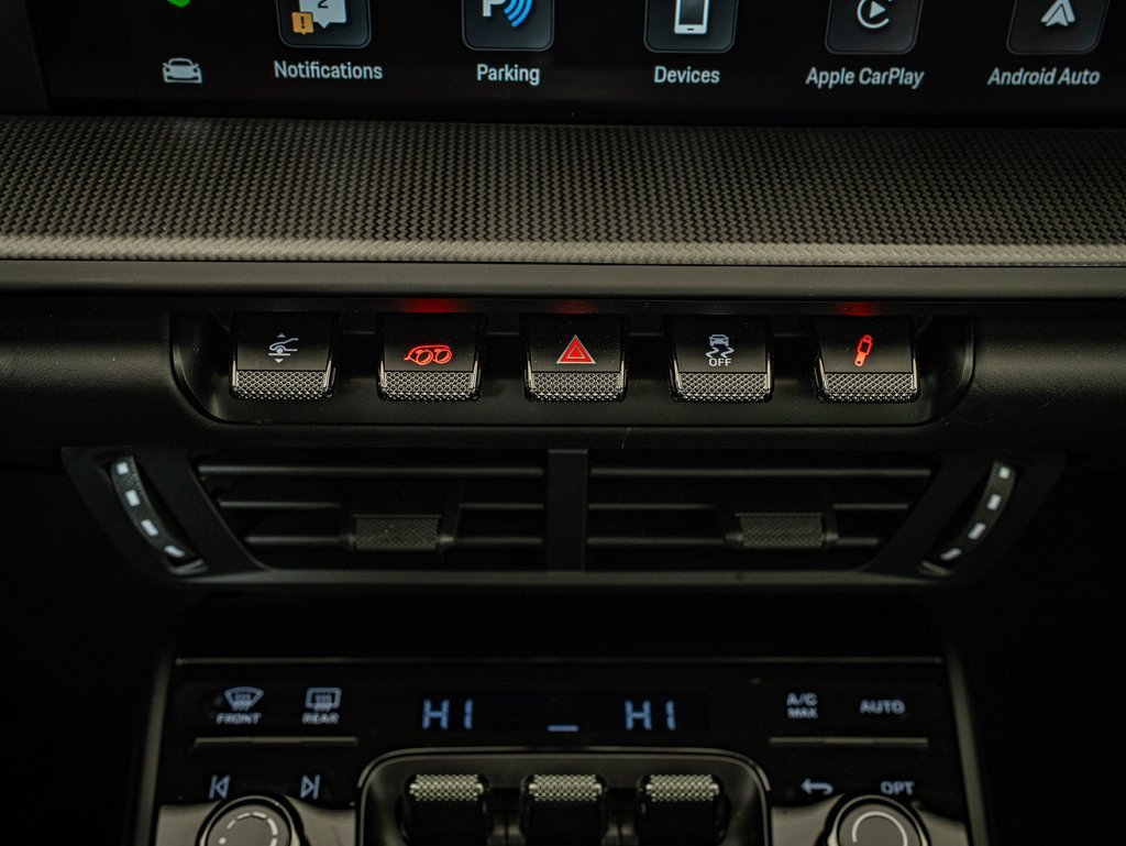 2025 Porsche 911 GTS - Photo 47