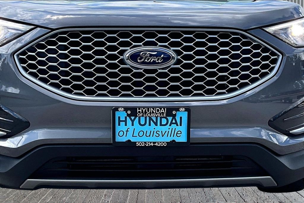 Used 2023 Gray Ford SEL image 29
