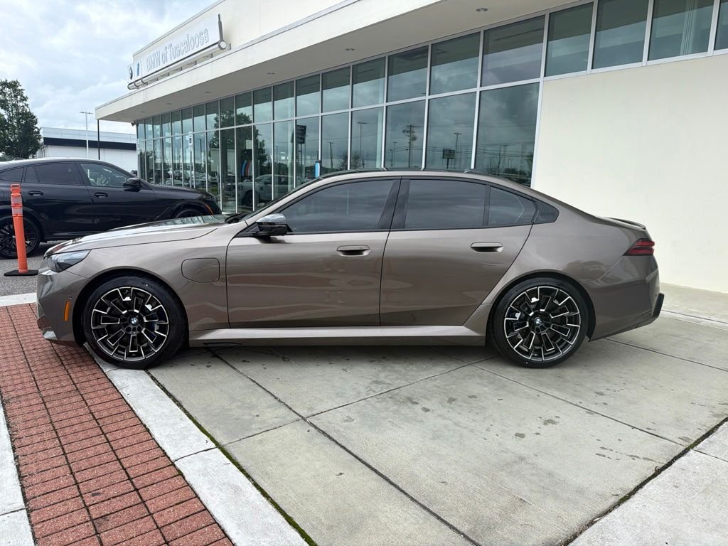 Used 2027 Special Order Color BMW Base image 3