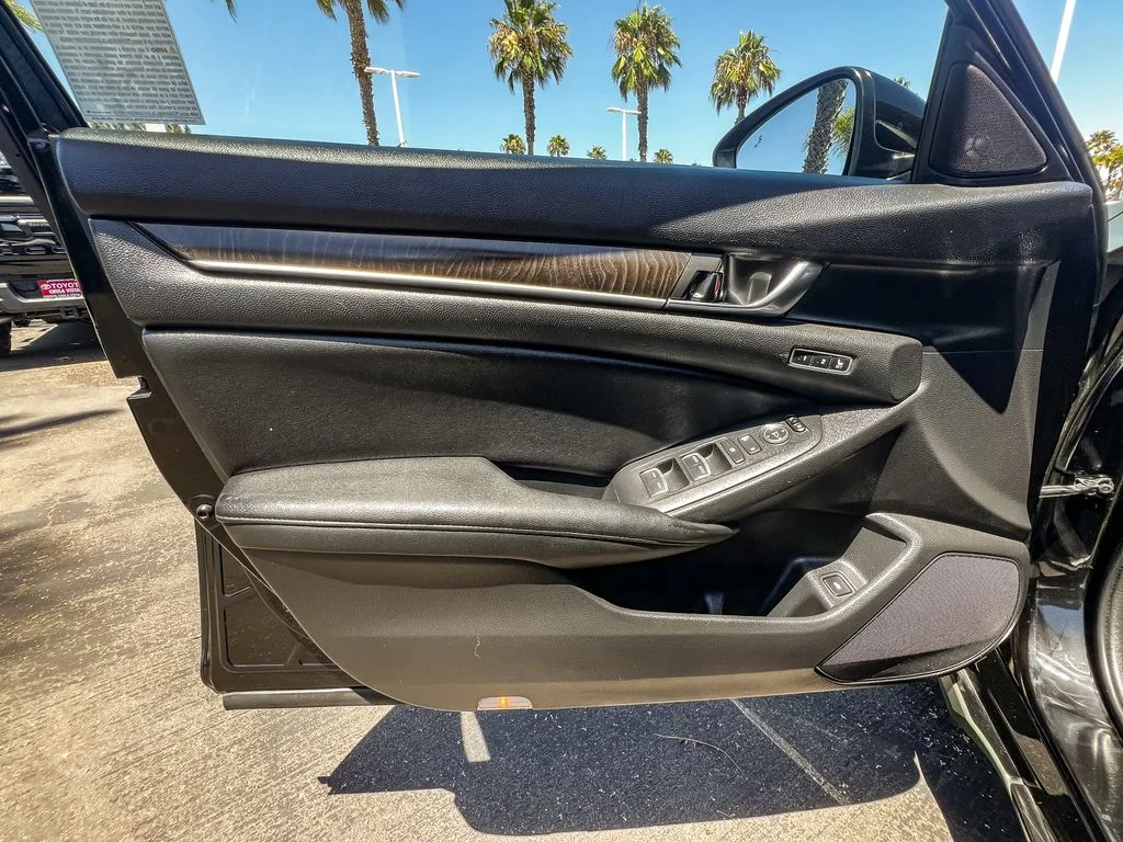 Used 2022 Green Honda Touring image 19