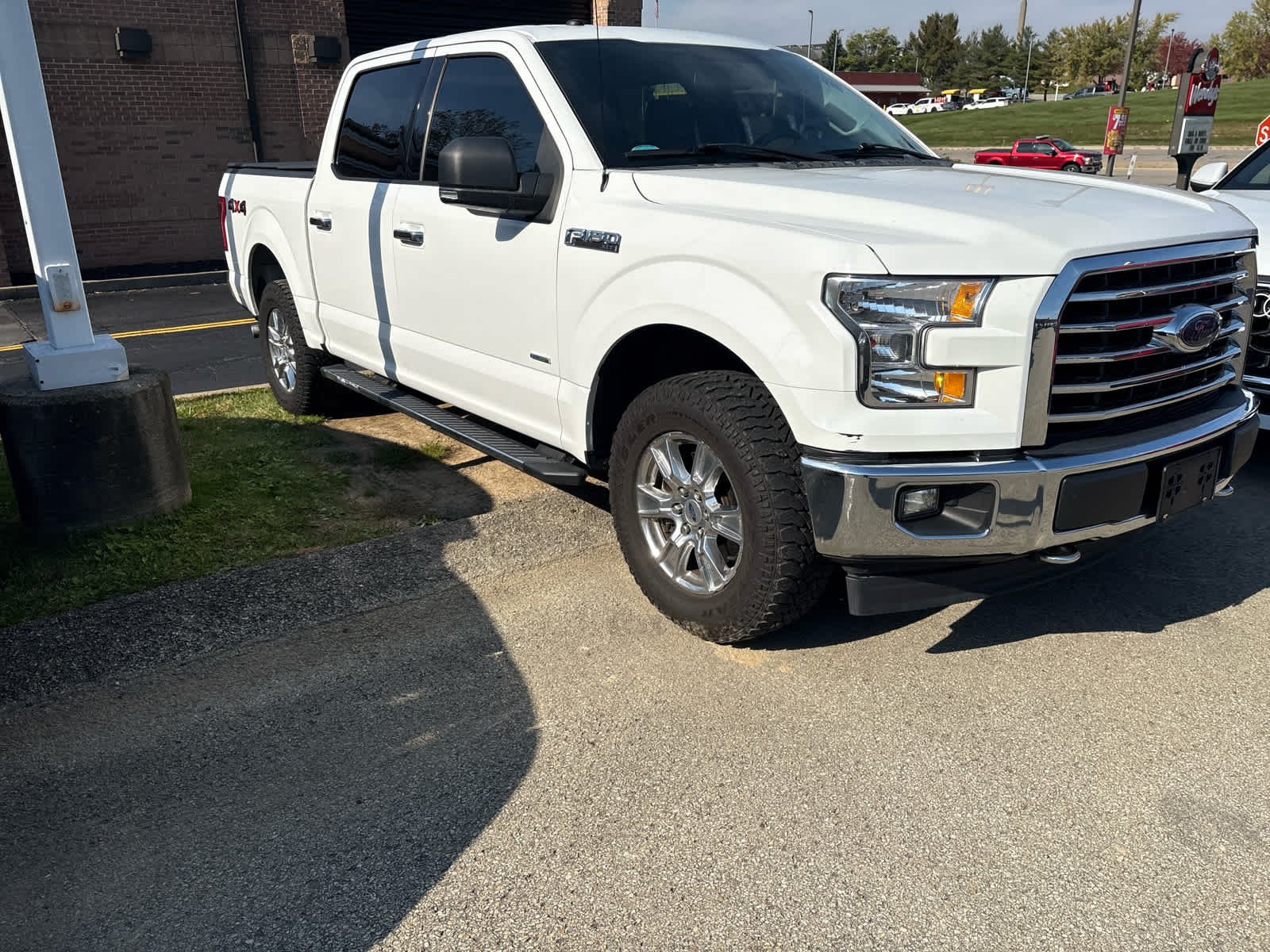 Used 2017 Oxford White Ford XLT image 8