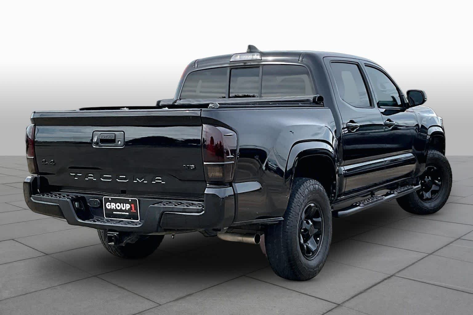 Used 2020 Midnight Black Metallic Toyota SR image 13