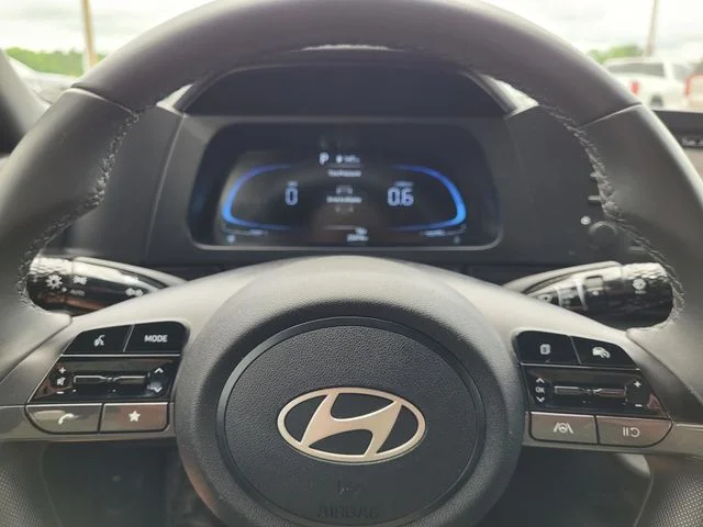 Used 2025 Blue Hyundai SEL Sport image 21