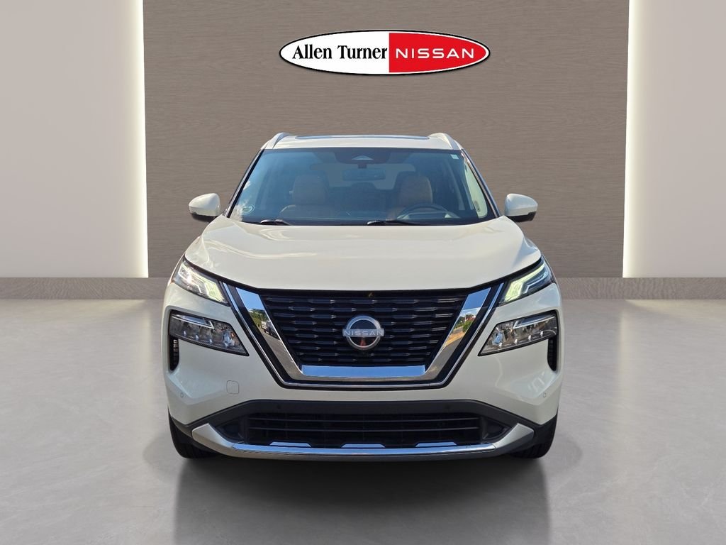 Used 2023 White Nissan Platinum image 4