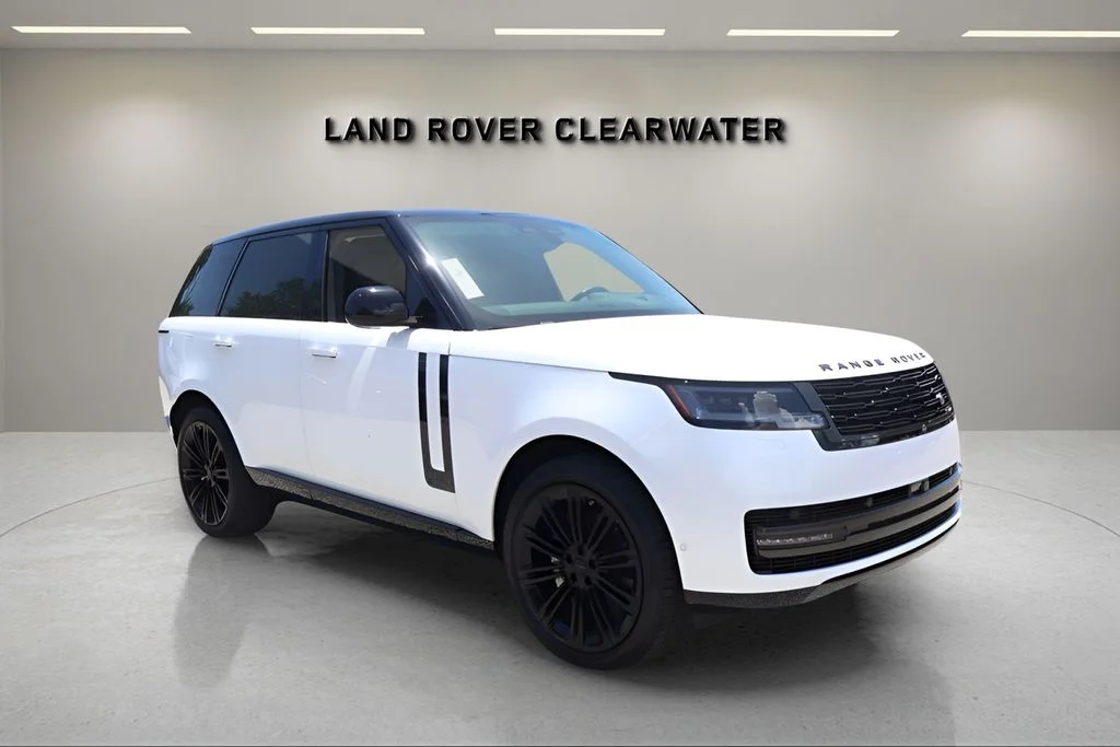 New 2026 Ostuni Pearl White Land Rover SE image 7