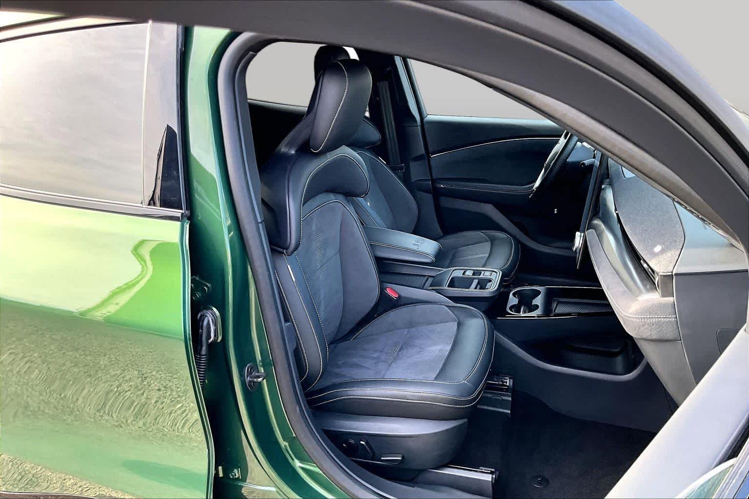 Used 2025 Eruption Green Metallic Ford GT image 12