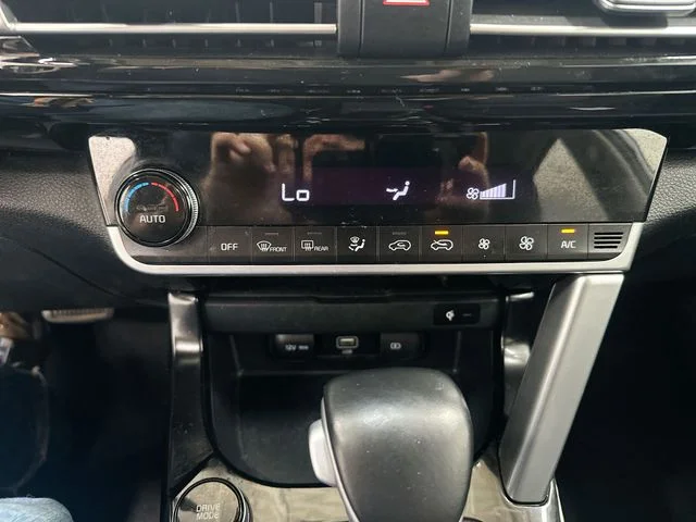 Used 2022 Gray Kia EX image 18