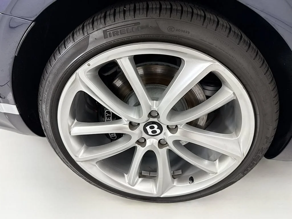 Used 2021  Bentley V8 image 37