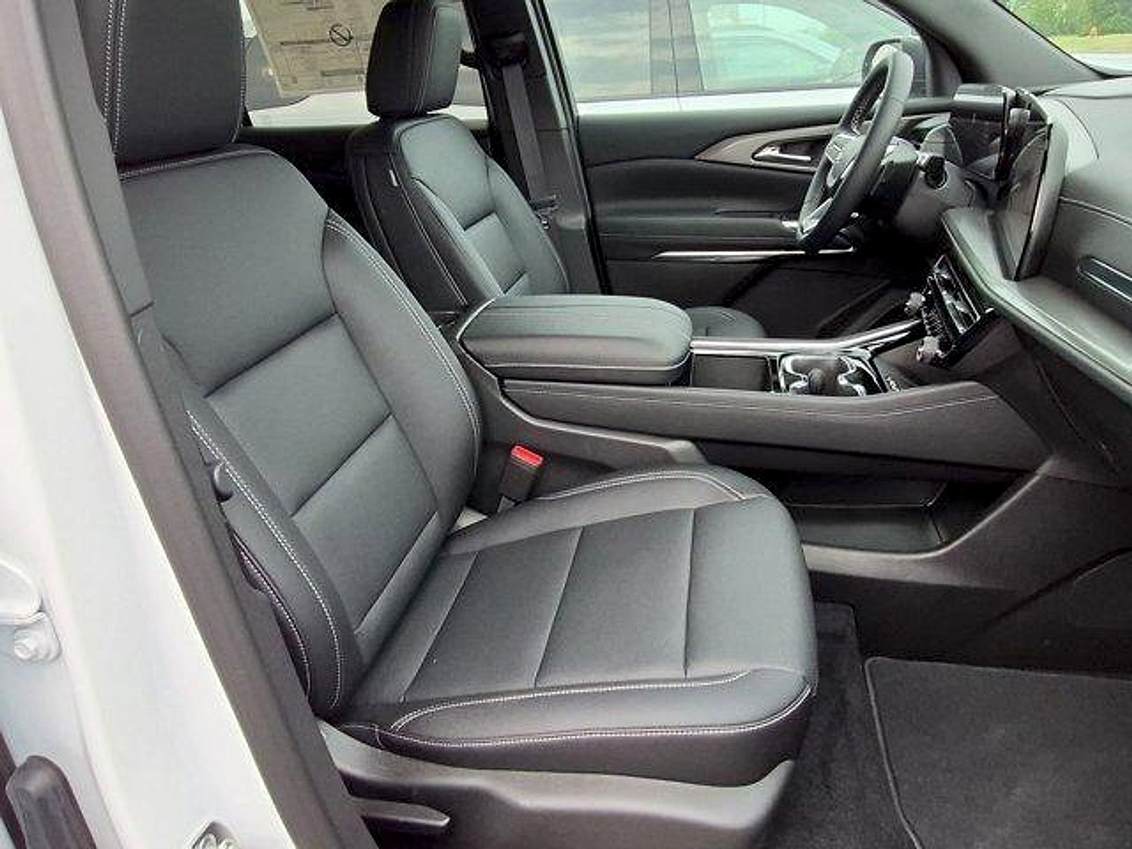 2026 Chevrolet Traverse LT - Photo 27