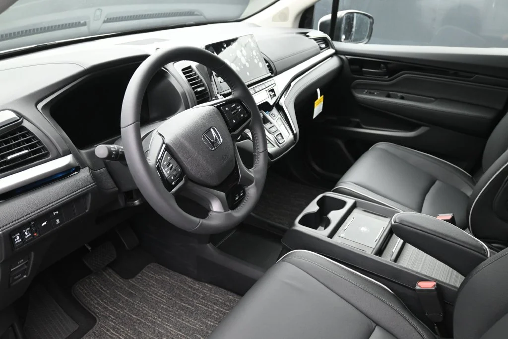New 2027 Platinum White Pearl Honda Touring image 31