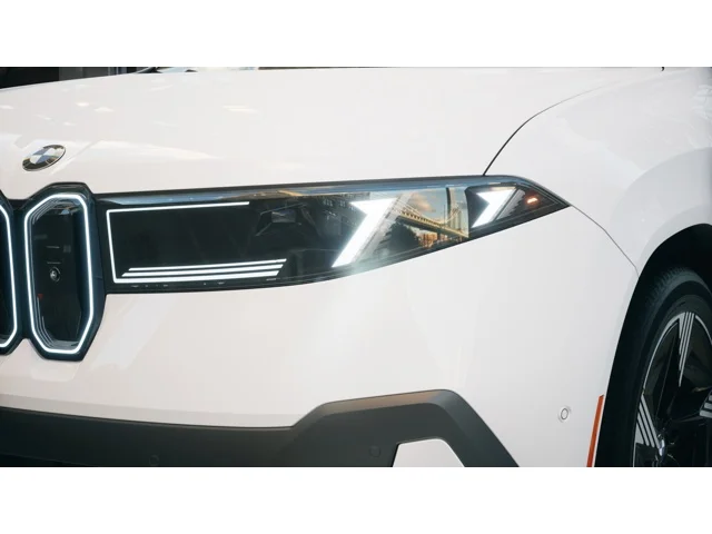 New 2027 Alpine White BMW  image 6