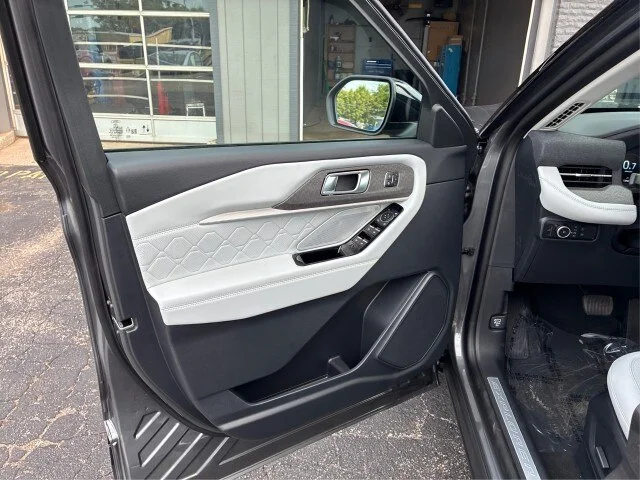New 2026 Carbonized Gray Metallic Ford Platinum™ image 19