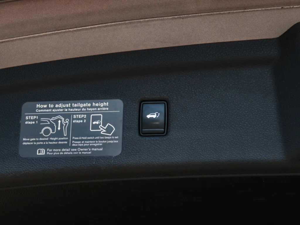 Used 2019 Graphite Shadow INFINITI ESSENTIAL image 29