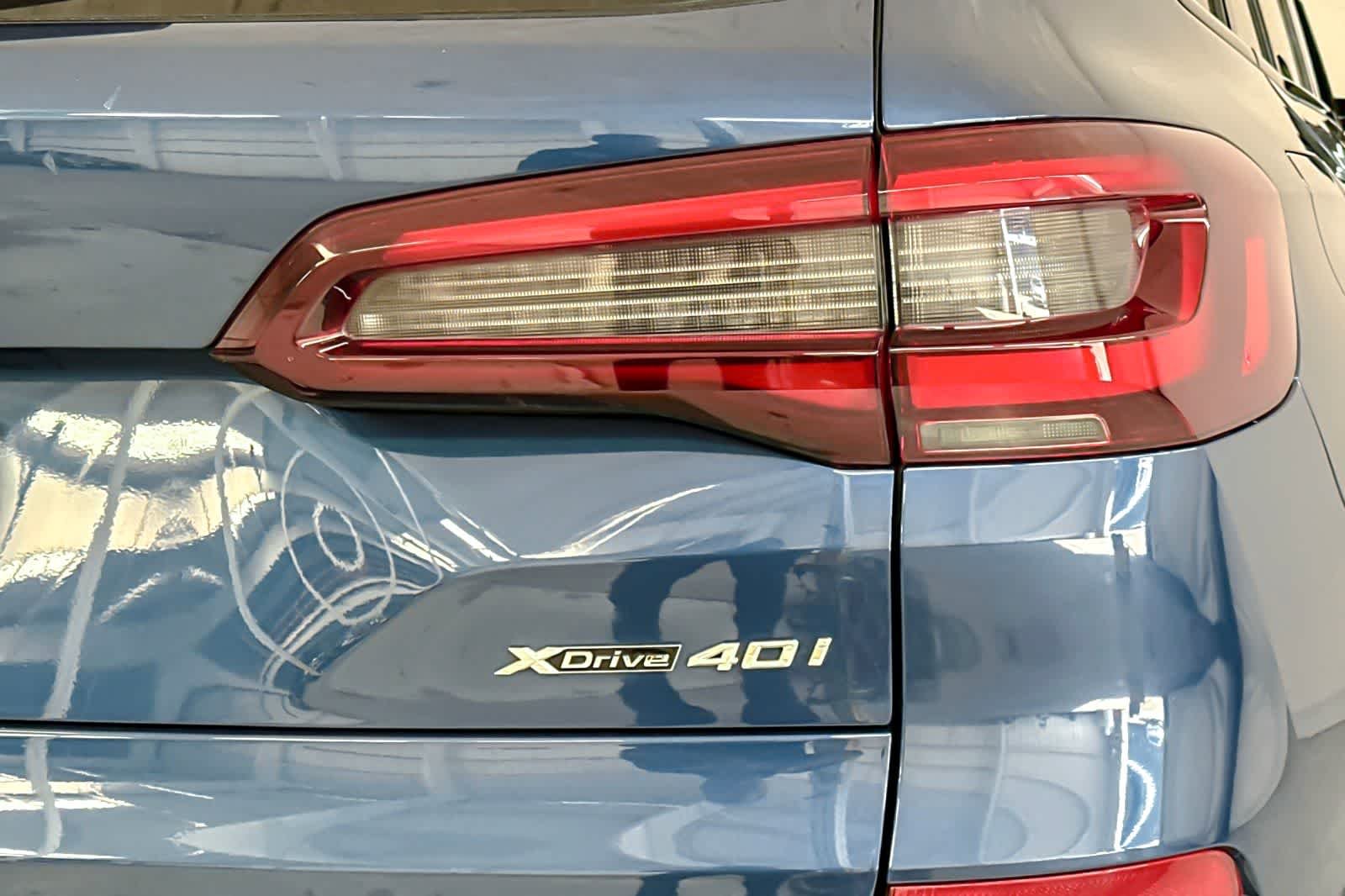 Used 2023 Phytonic Blue Metallic BMW xDrive40i image 28