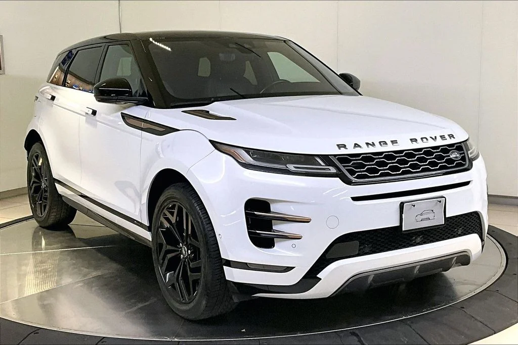 Used 2020 White Land Rover R-Dynamic HSE image 11