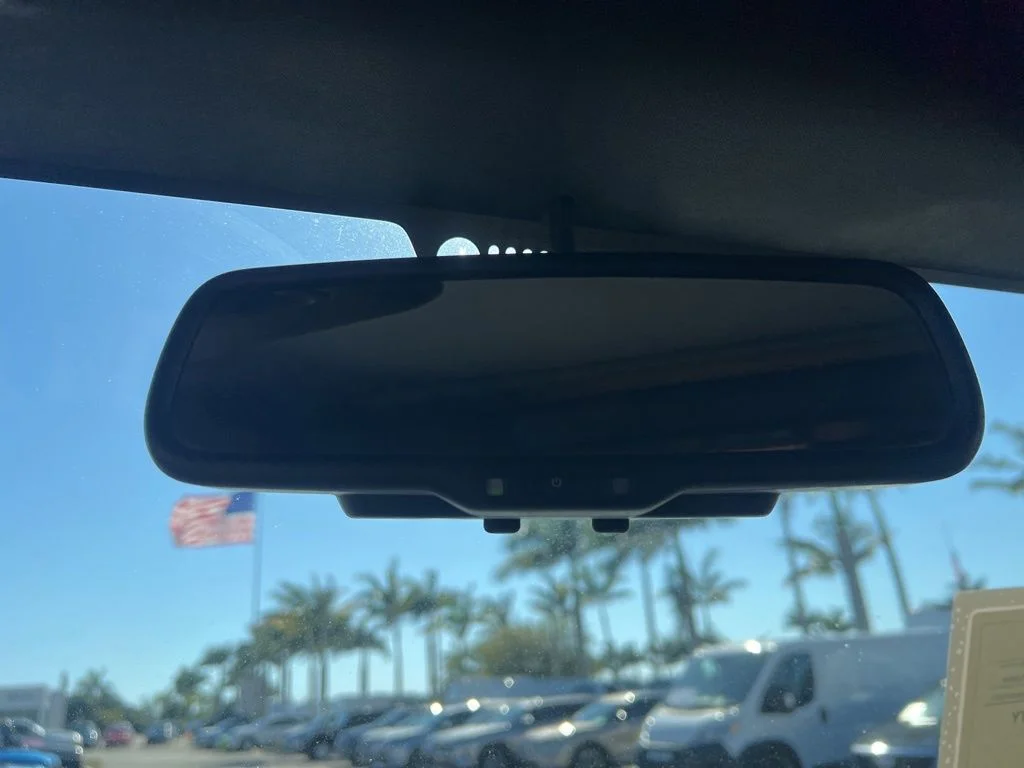 Used 2015 Black Jeep Sahara image 39