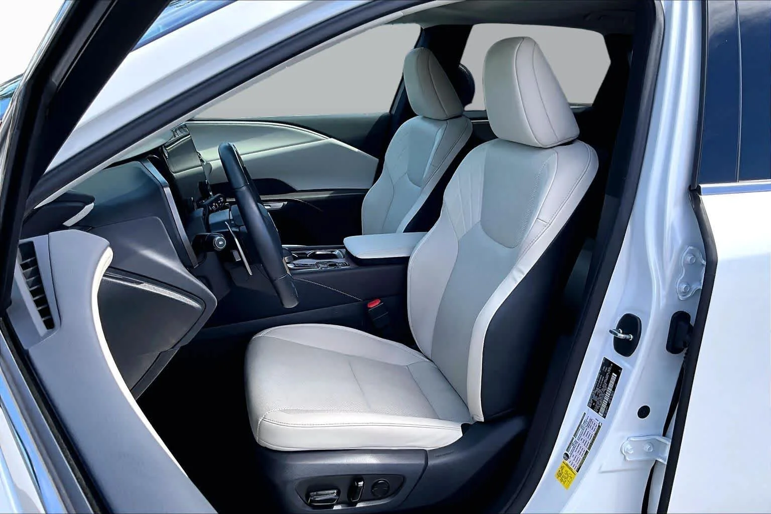 Certified Used 2023 Eminent White Pearl Lexus Premium image 7