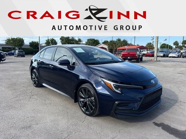 Used 2025  Toyota SE image 1