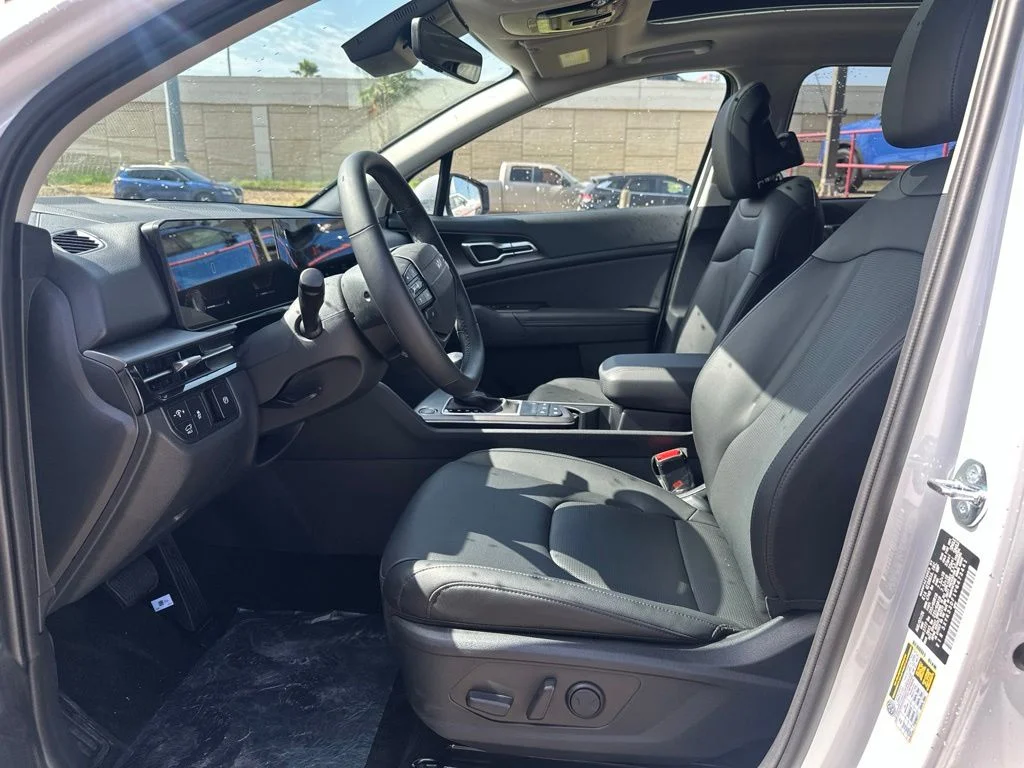 New 2027 White Kia EX image 9