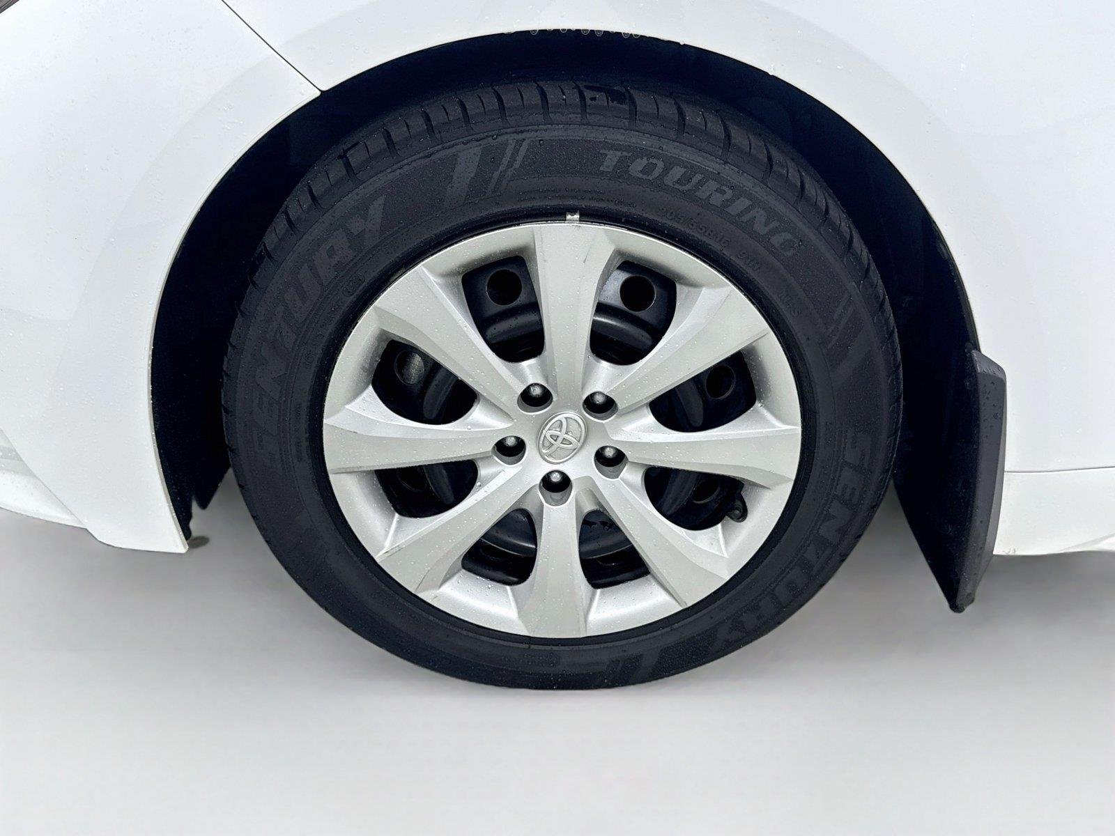 Used 2025 Ice Cap Toyota LE image 28