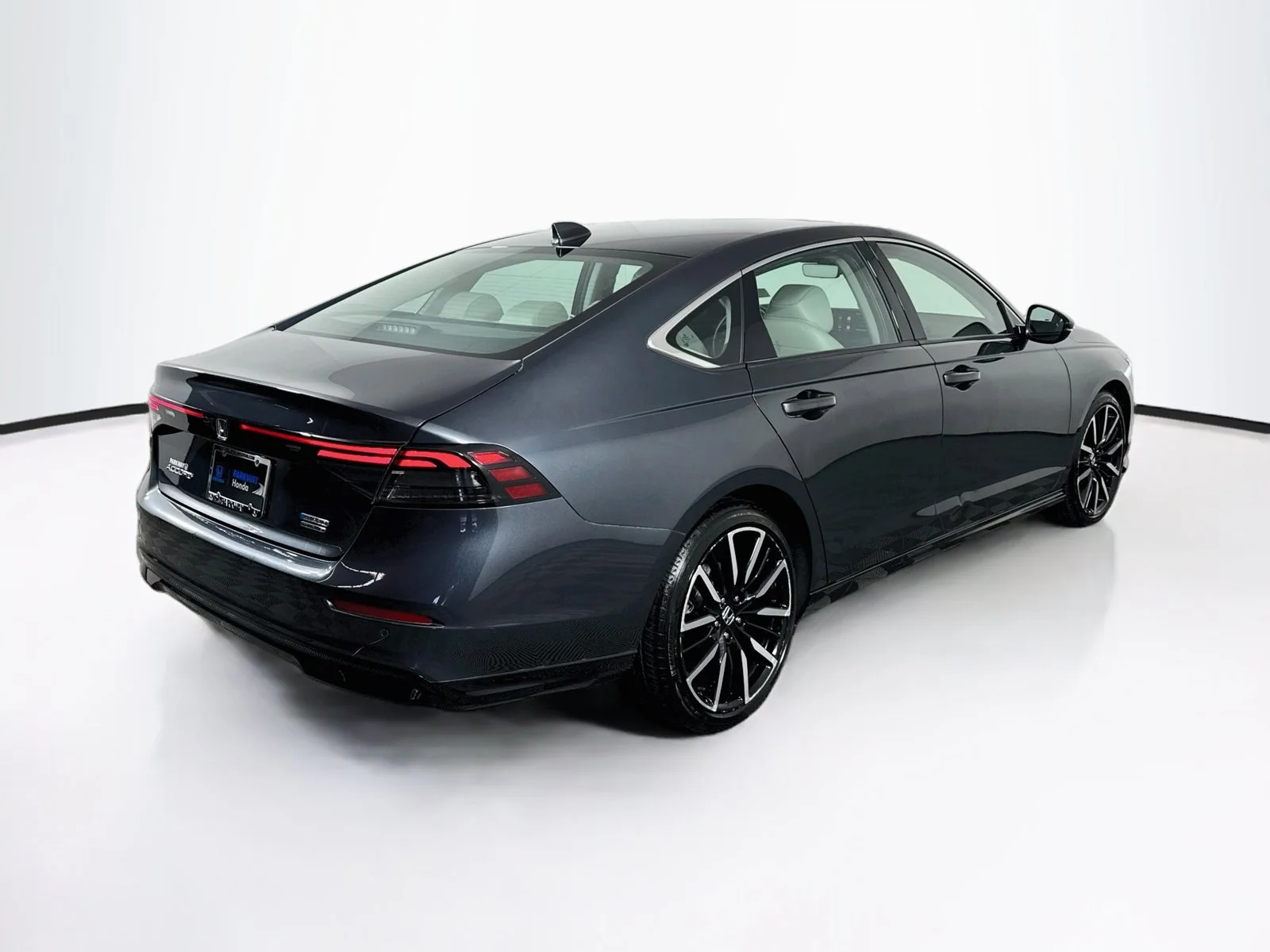 Used 2024 Gray Honda Touring image 9