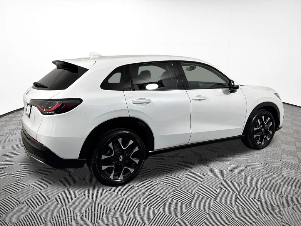 Certified Used 2026 Platinum White Pearl Honda AWD EX-L image 9