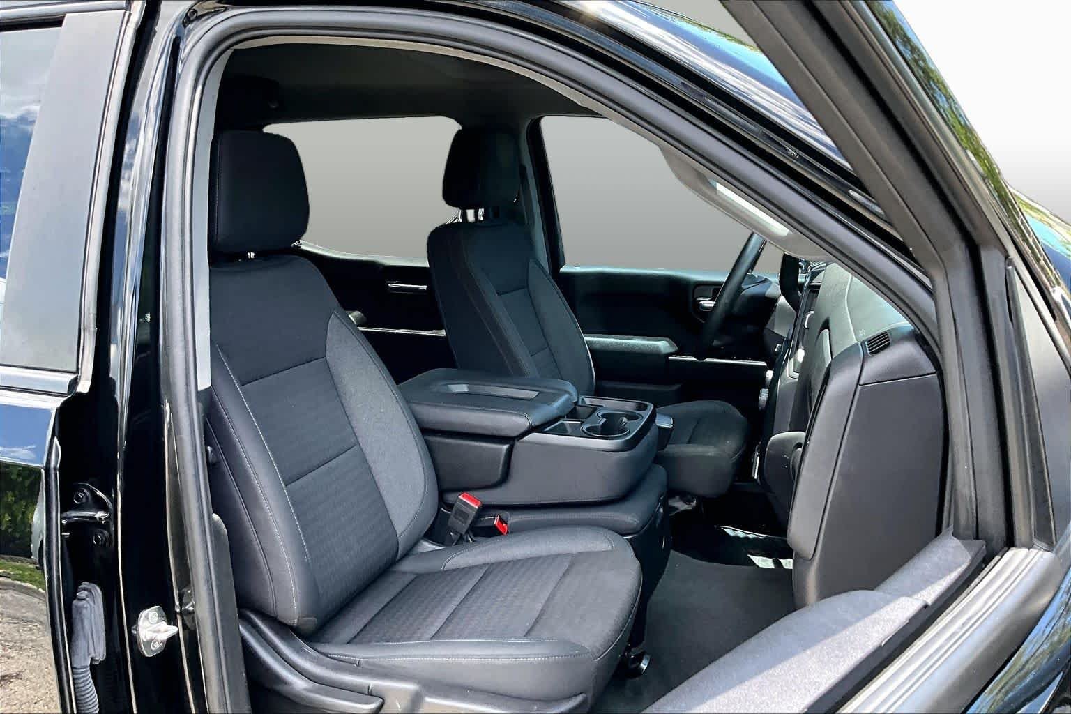 Used 2024 Black Chevrolet Custom image 9