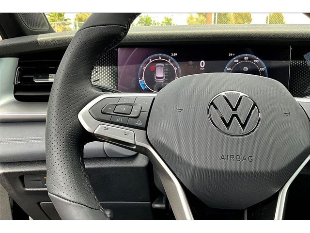 New 2026 Platinum Gray Metallic Volkswagen 2.0T SE R-Line Black image 9