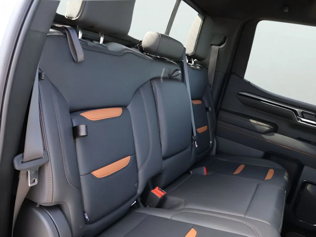 Used 2023 White GMC AT4 image 15