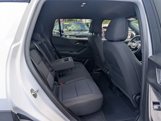 Used 2025 Summit White Chevrolet LT image 15