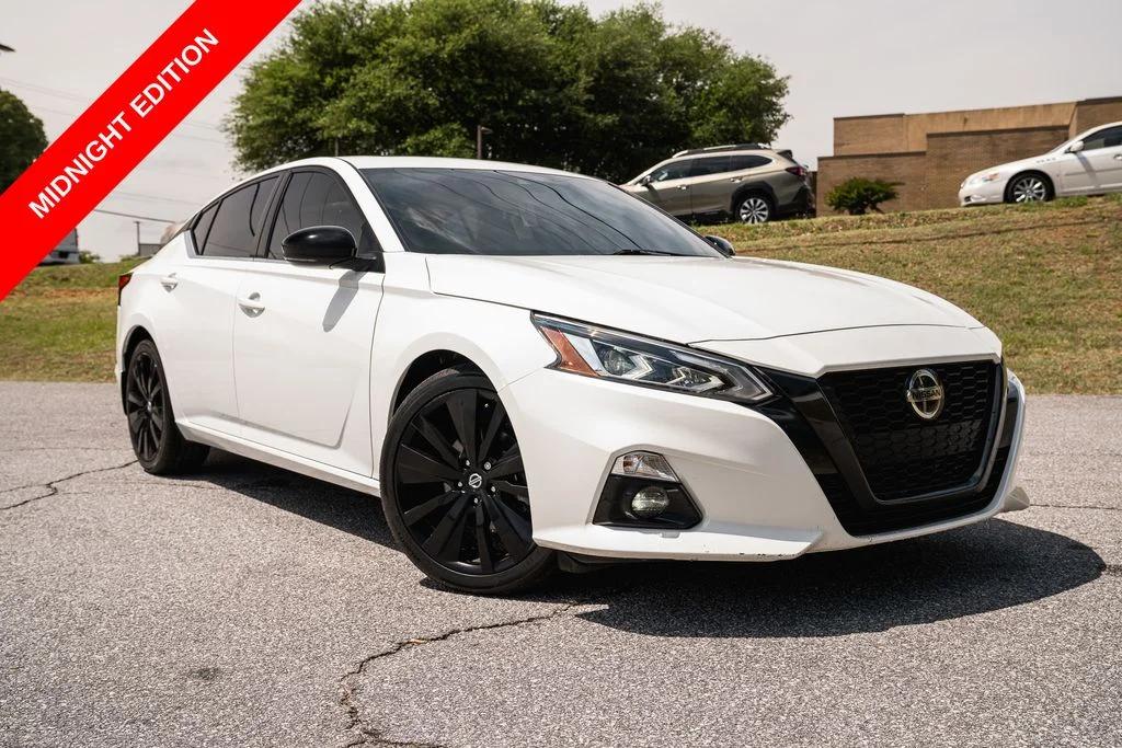 2022 Nissan Altima SR