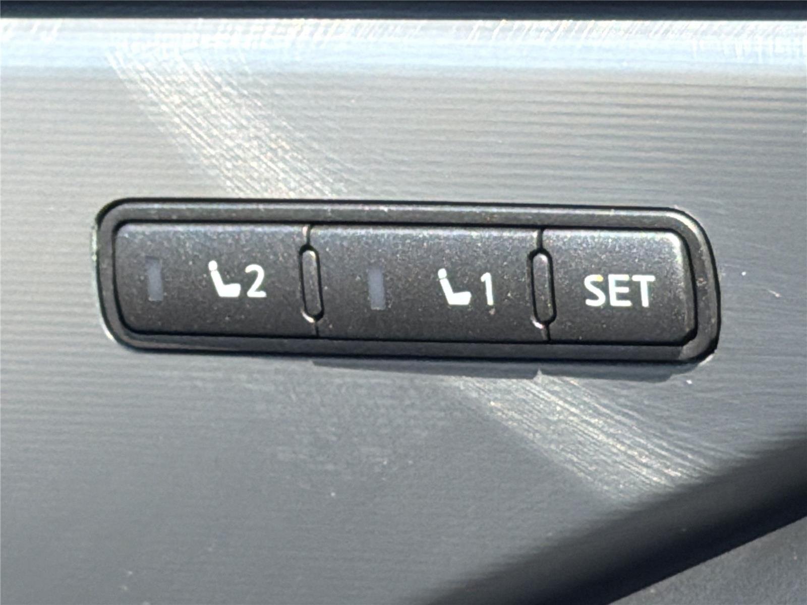 Used 2019 Black Obsidian INFINITI 3.0t LUXE image 14