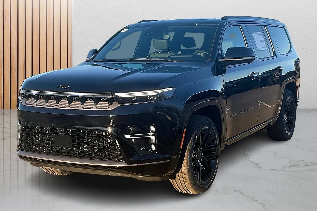New 2026 High Gloss Black Jeep Limited Reserve image 4