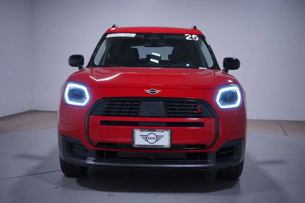Certified Used 2025 Chili Red MINI Signature Plus image 5