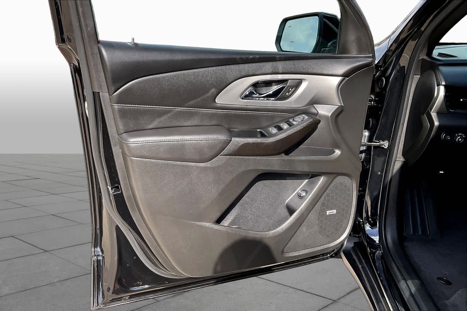 Used 2023 Mosaic Black Metallic Chevrolet LT Leather image 22