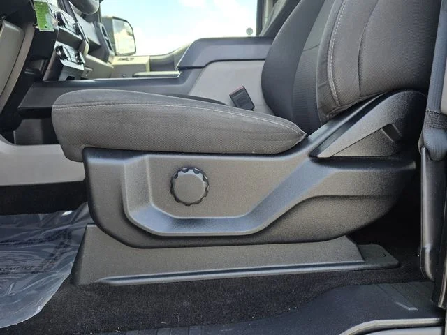 Used 2019 Black Metallic Ford XL image 13