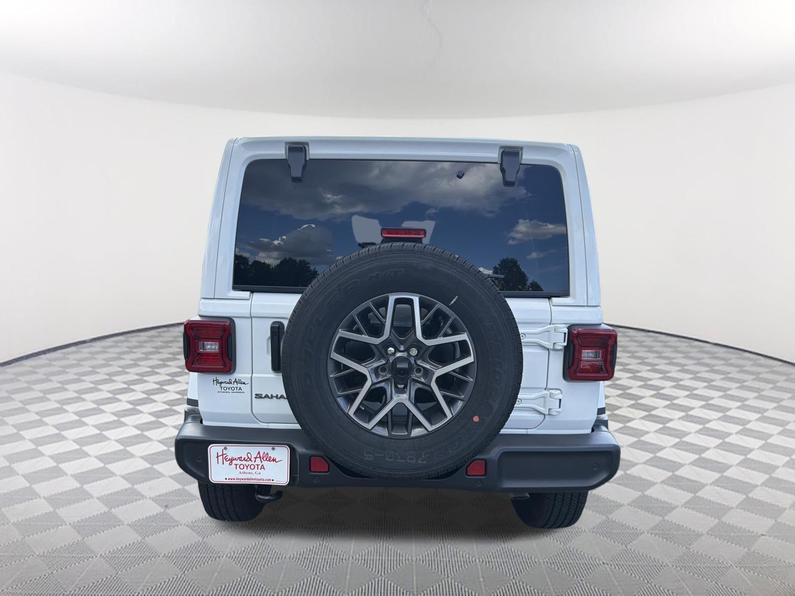Used 2025 Bright White Clearcoat Jeep Sahara image 15