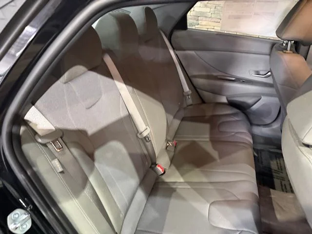 New 2026 Abyss Black Hyundai SE image 33