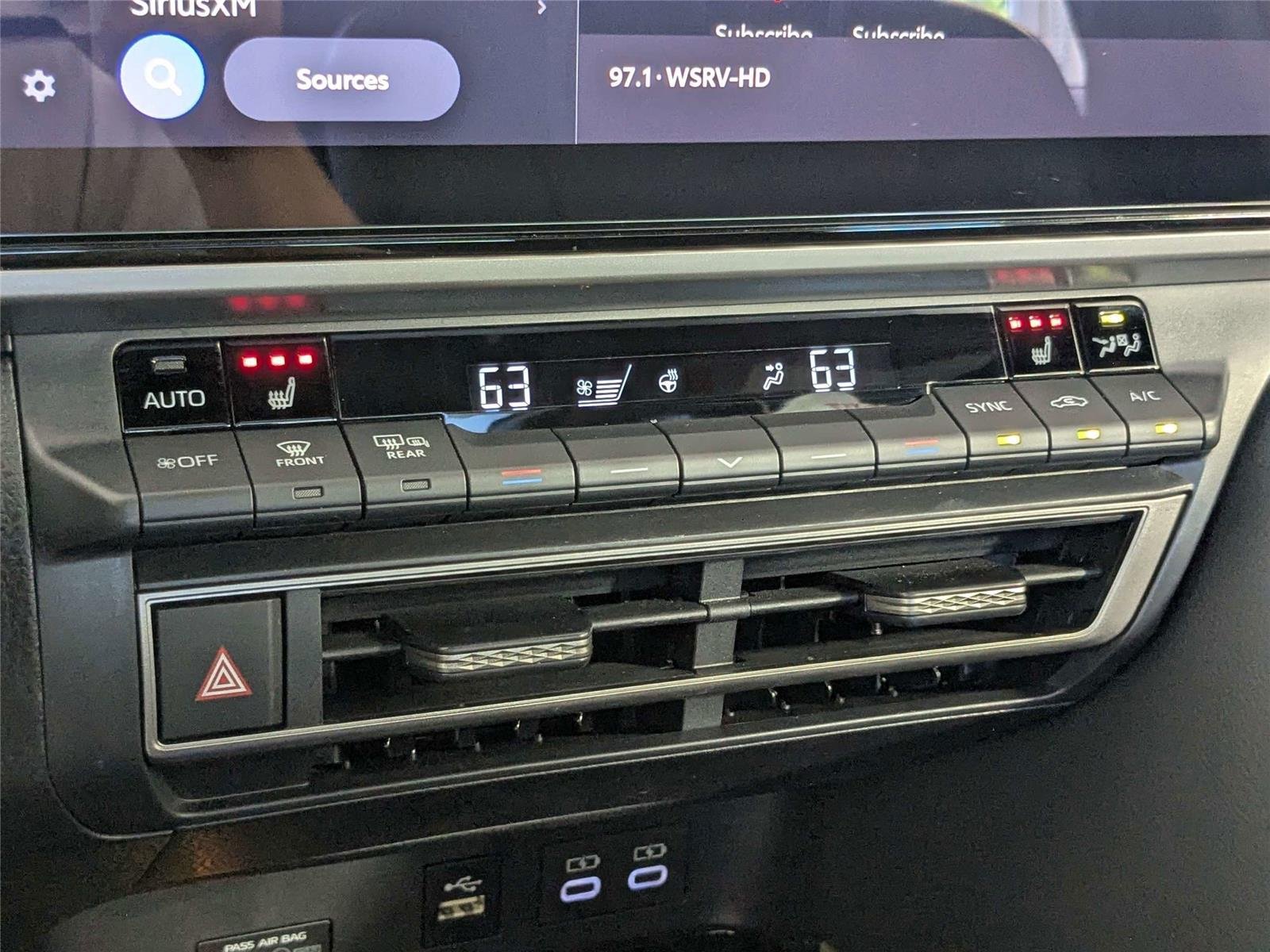 2025 Toyota Camry XSE - Photo 21