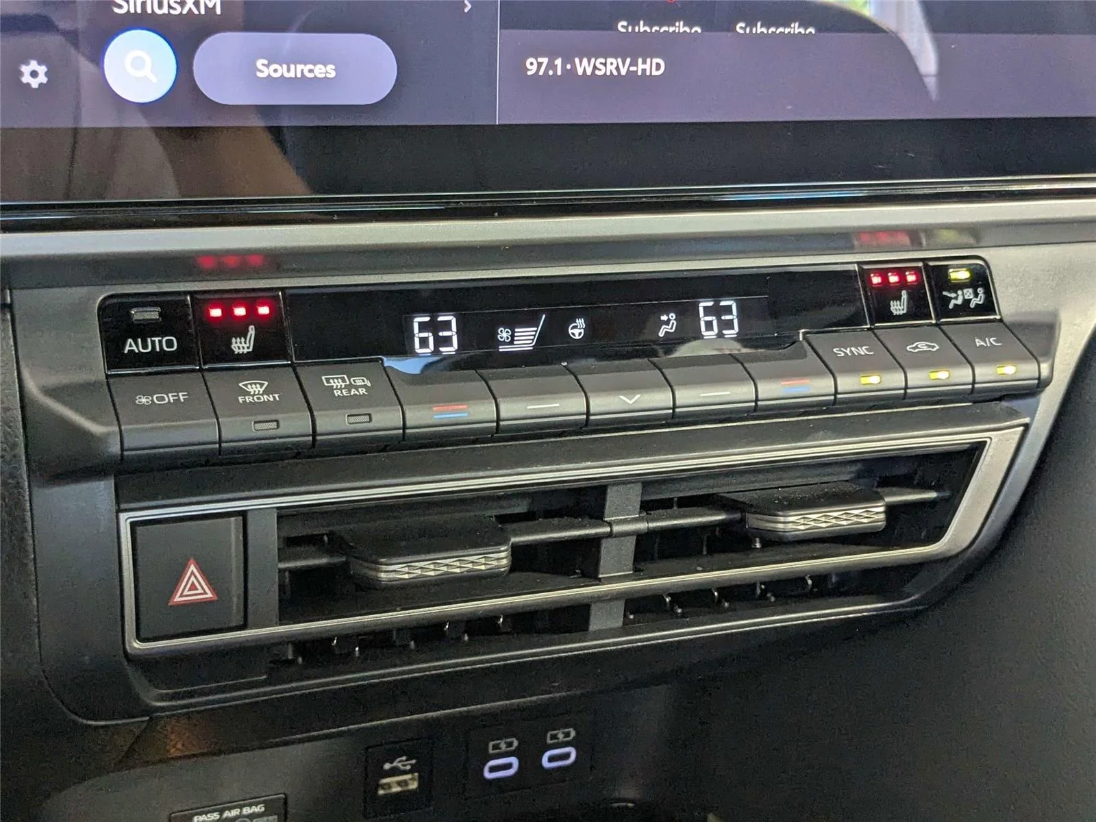 2025 Toyota Camry XSE - Photo 21