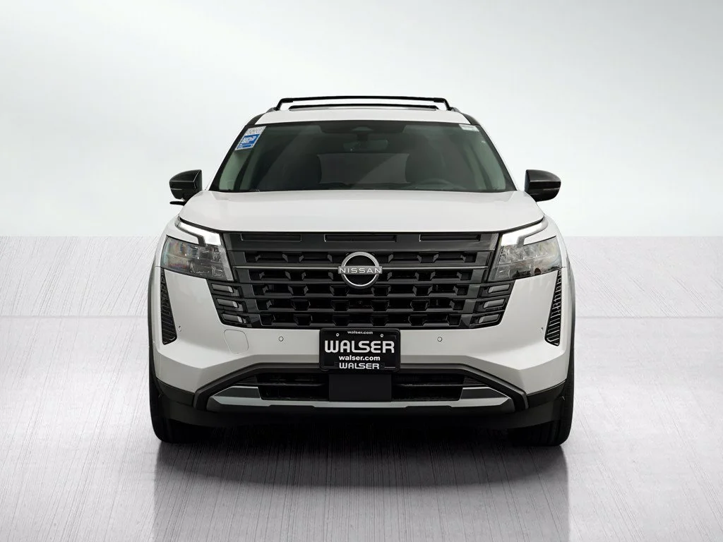 New 2026 Everest White Pearl Tricoat Nissan Platinum image 2
