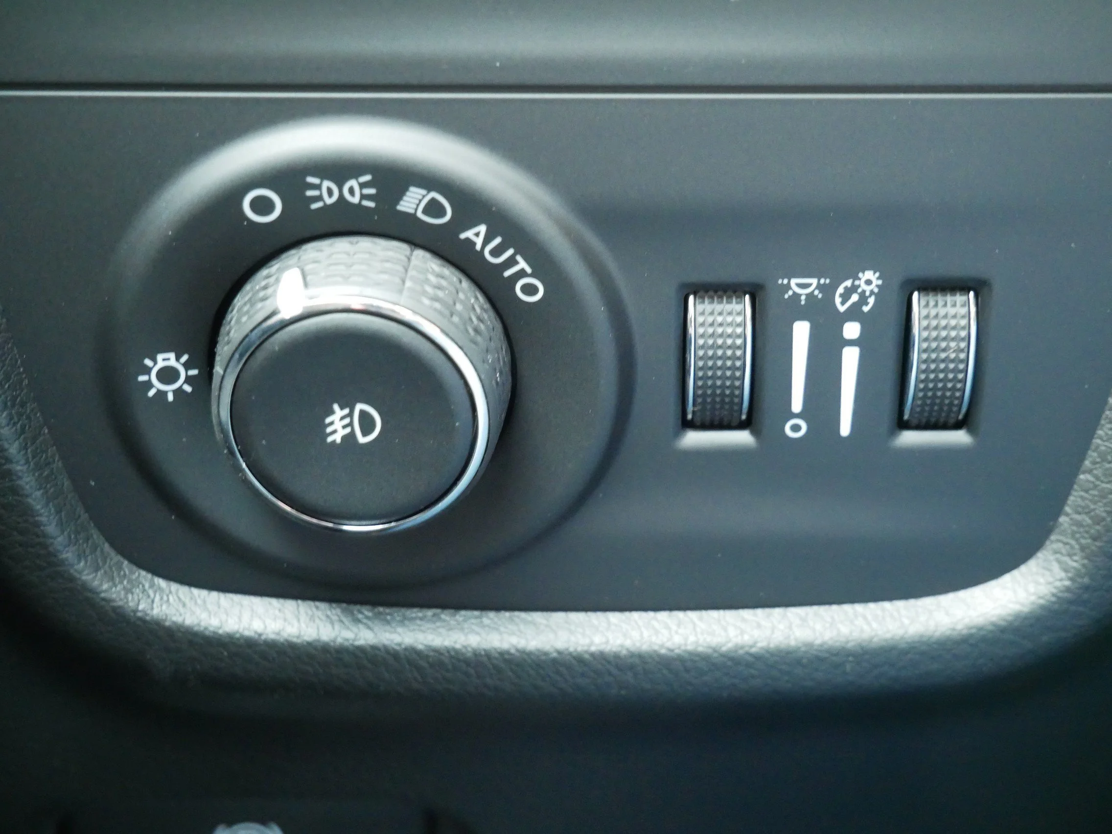 New 2026 Diamond Black Crystal Pearl-Coat Exterior Paint Jeep 85th Anniversary Edition image 14