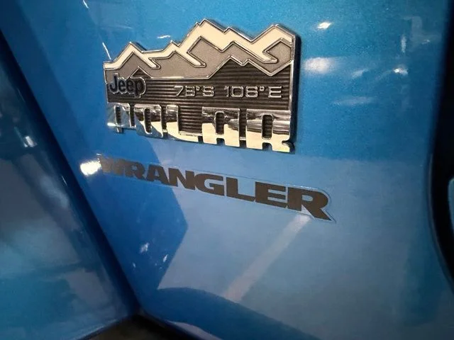 Used 2014 Blue Jeep Unlimited Sahara image 29