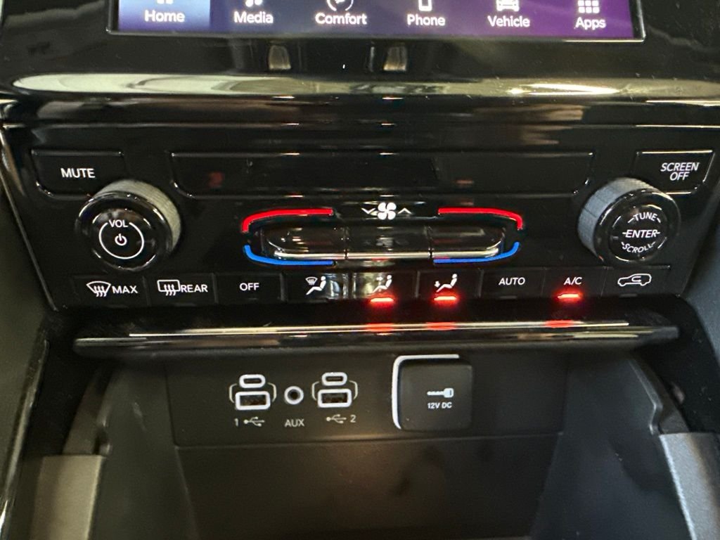 Used 2023 Black Jeep Laredo image 31