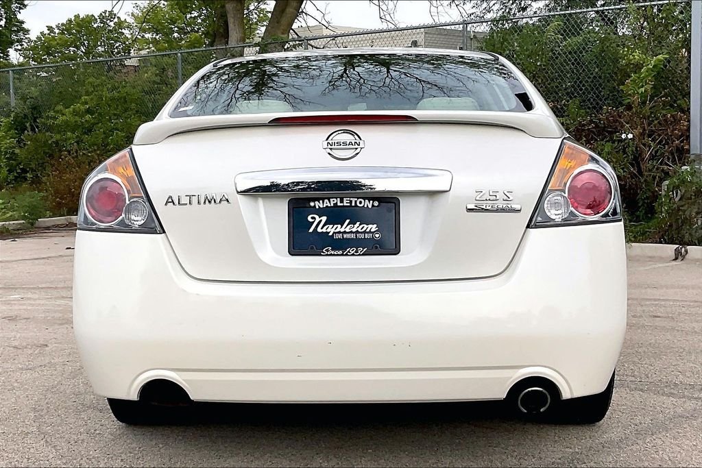 Used 2012 White Nissan 2.5 S image 3