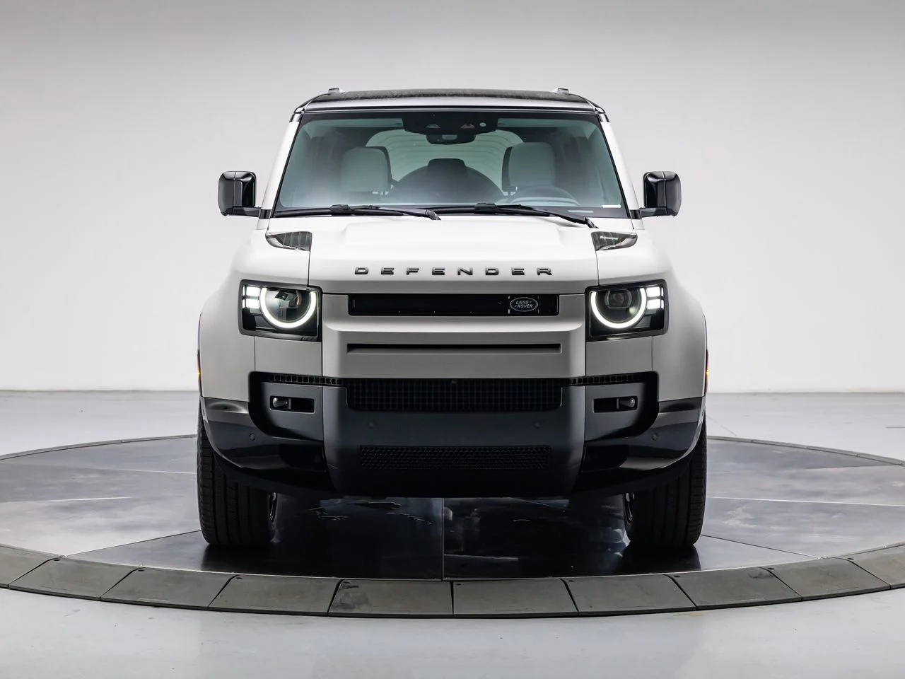 New 2026 Borasco Grey Land Rover P400 X-Dynamic SE image 8