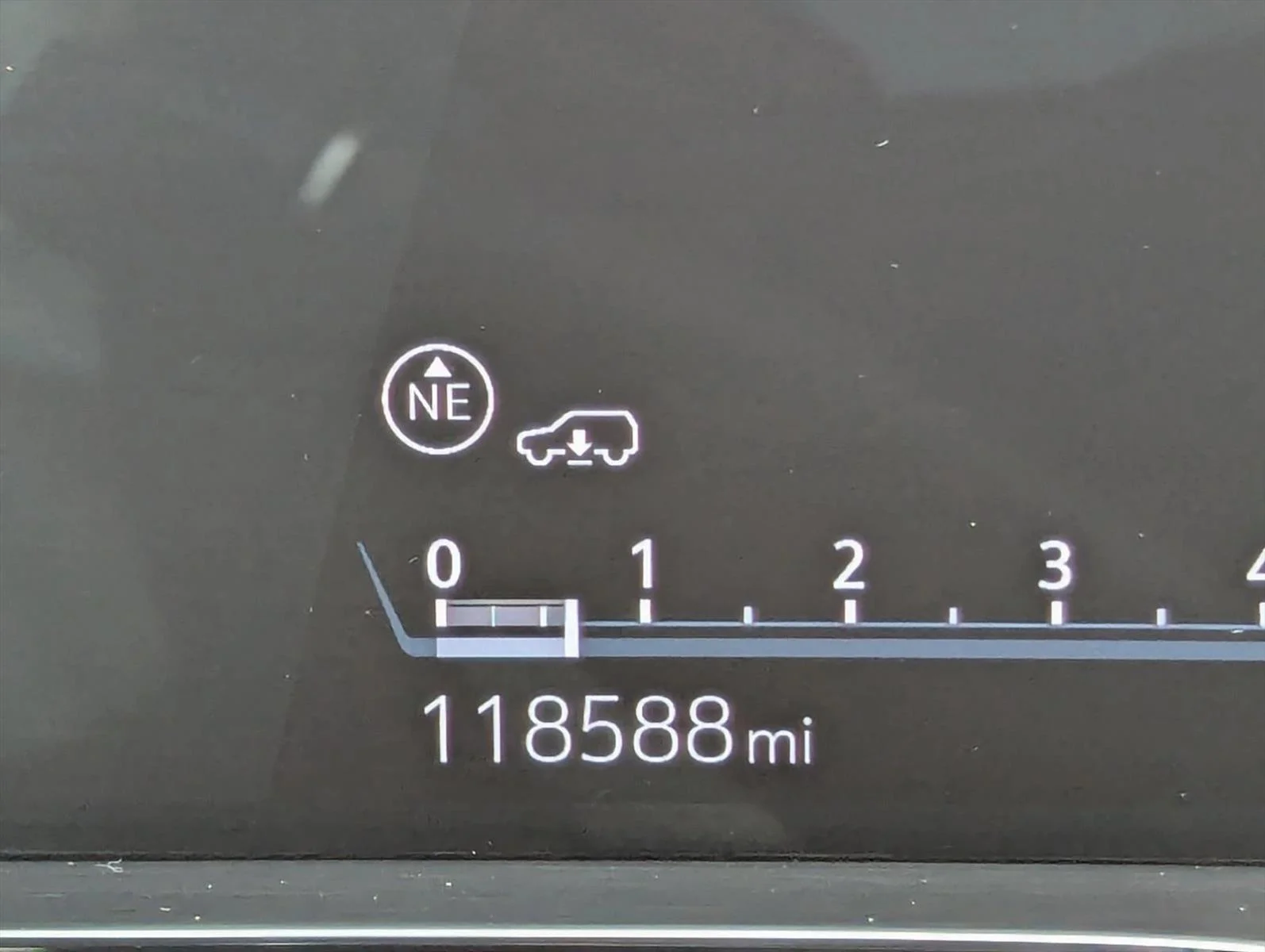 Used 2021 Crystal White Tricoat Cadillac Sport Platinum image 11